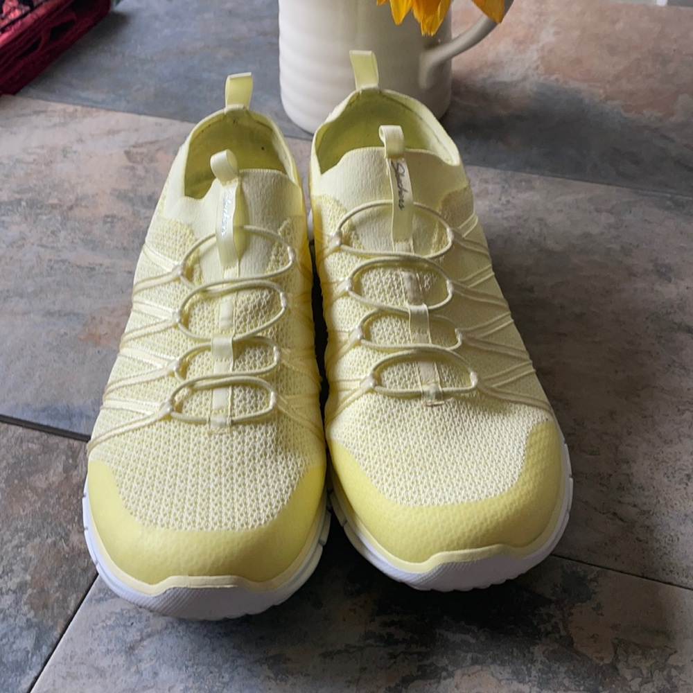 Skechers sneakers